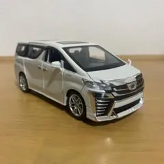 1:32 トヨタ・ヴェルファイア ミニカー　ホワイト
