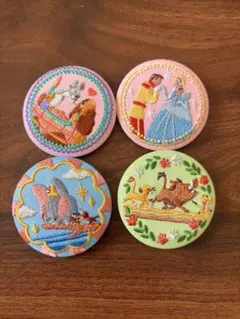ディズニー　刺繍缶バッチ　4個セット