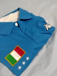 Kappa イタリア国旗刺繍 青 半袖ポロシャツと白長袖コンプレッションシャツ