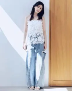 カットアウトバレルデニムパンツ＆ノベルティのサムネイル