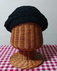 ムーンバット　☆黒 ケーブル編み ニットベレー帽