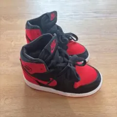 【値下中】NIKE AIR JORDAN キッズスニーカー ブラック/レッドのサムネイル