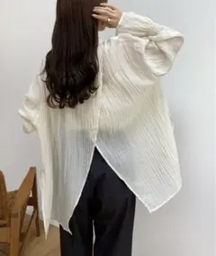 バックスリットシアーシャツ　ZOZOTOWN レディースのサムネイル