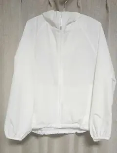 ユニクロ ポケッタブルUVカットパーカ オフホワイト XS　巾着つき