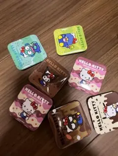 サーティーワン　ハローキティ 缶バッジ 7個セット