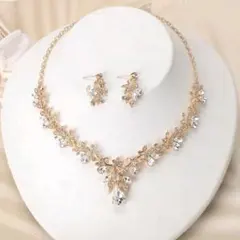 ブライダルアクセサリー　ネックレス・ピアス・ヘッドドレスセット