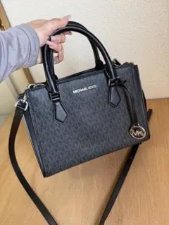 MICHAEL KORS ブラック ハンドバッグ