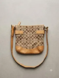 COACH シグネチャー ショルダーバッグ ベージュのサムネイル
