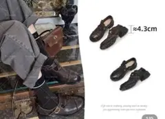 ダークブラウン バックル付きローファー