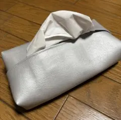 ハンドメイド　フェイクレザー　箱なしティッシュケース　シルバーグレー