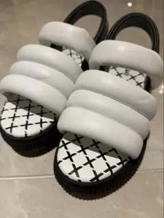 オニツカタイガー　Onitsuka Tiger サンダル ホワイト/ブラック