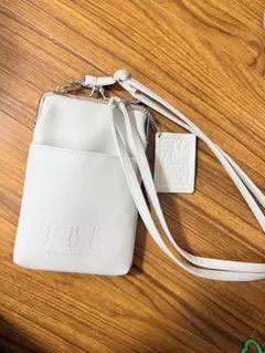 美品　ミッフィー　スマホや小物入れショルダーバッグ