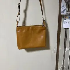 A.motion キャメル 牛革 ショルダーバッグ