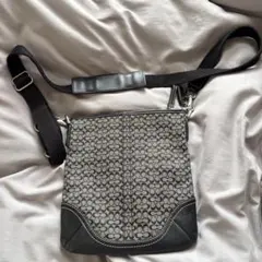 コーチ　COACH　マイクロシグネチャー　ショルダーバッグ　サコッシュ　ミニ