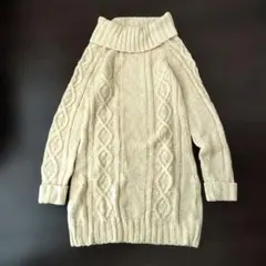 オンワード樫山 ケーブル編みタートルネックニット