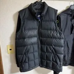 美品 NIKE ナイキ ダウン フェザー ベスト 中綿 ロゴ 黒 ブラック M