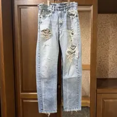 Levi's ダメージ加工 デニムパンツ