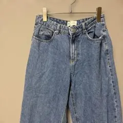ザラ　ハイウエストワイドデニム(M相当)ライトブルー　裾ロールアップのサムネイル