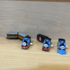 カプセルプラレール　トーマス　先頭車両①