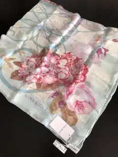 訳あり　新品タグ付き　NINA RICCI ニナリッチ　大判花柄スカーフ