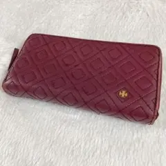 トリーバーチ ラウンド 長財布 キルティング レザー ボルドー B0051
