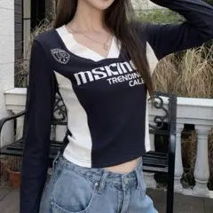 SHEIN DAZY グラフィック VネックTシャツ