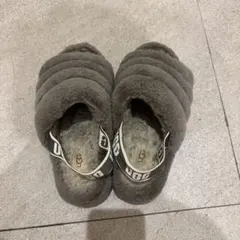 UGG フラッフイヤースライド　チャコール