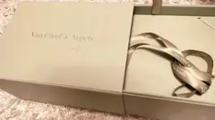 ヴァンクリーフ&アーペル　ギフトボックス＆リボン