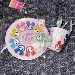 モ*ン様 【1点限り‼️】TWICE LOVELYS しまむら コップ プレート