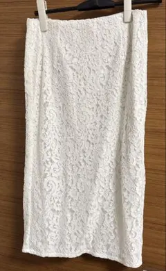 GU 新品タグ付き レースタイトスカート M オフホワイト 花柄レース