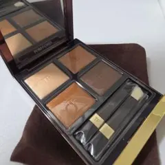 【新品】TOM FORDアイカラークォード 04A サスピションのサムネイル
