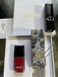 Dior ネイルポリッシュ レッド