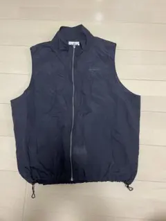 黒 ジッパー付きベスト