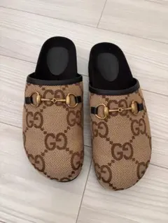 【最終値下げ】GUCCI GGキャンバス ホースビット サンダルのサムネイル