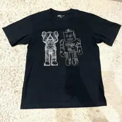 kaws ユニクロ
