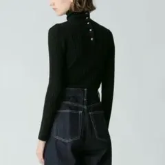 アルアバイル　釦ディティール2WAY ネックリブプルオーバー　黒　2023AW