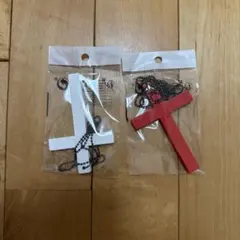 十字架ネックレス赤白