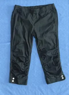 黒 ギャザー入り カジュアルパンツ