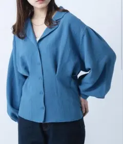 綺麗めブラウス