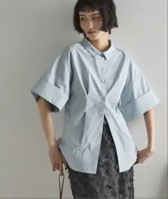 THE YOn ロールアップハーフスリーブウエストタックシャツ