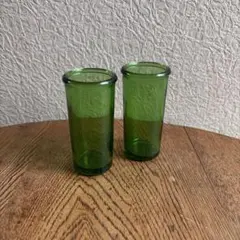 緑色のガラスカップ