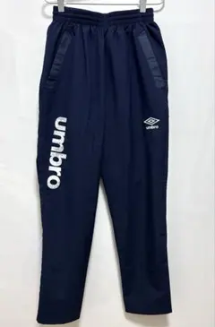 umbro ネイビー ロゴ入りパンツ