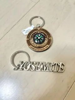 ヨセミテ国立公園 木製コンパスキーホルダーとロゴキーホルダー2個セット