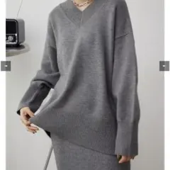 AZUL BY MOUSSY Vネックフォルムニットトップス　グレー