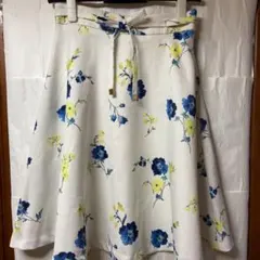 花柄スカート