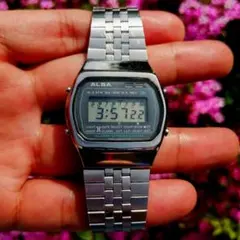 【1980年代 オールド・デジタル】セイコー　アルバ　Y749　グレー文字盤