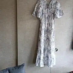 花柄フリル袖マキシワンピース