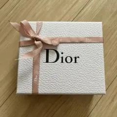 Dior ディオールのギフトボックスとリボン