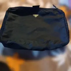 PRADA ブラックポーチ 104