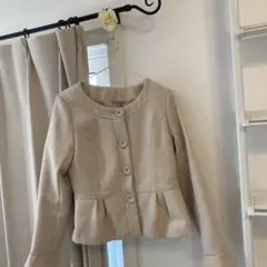 ノーカラージャケット ベージュ